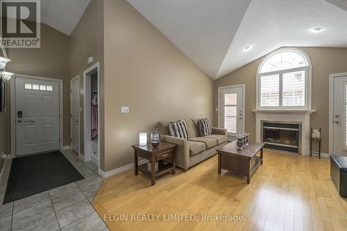 15 Hummingbird Lane, St. Thomas, ON - Indoor Photo Showing Living Room With Fireplace