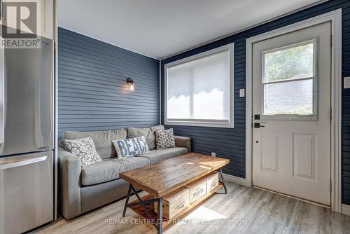 417A Edith Cavell Boulevard, Central Elgin (Port Stanley), ON - Indoor Photo Showing Living Room