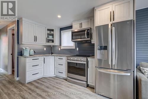 417A Edith Cavell Boulevard, Central Elgin (Port Stanley), ON - Indoor Photo Showing Kitchen With Upgraded Kitchen