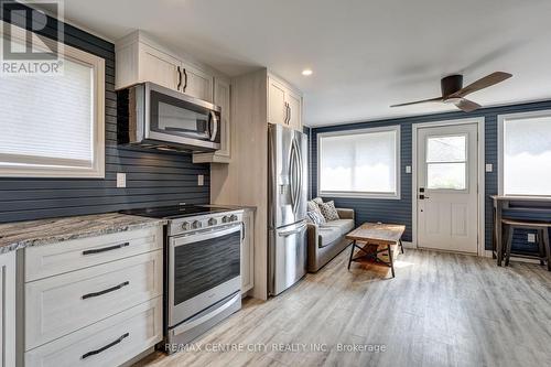 417A Edith Cavell Boulevard, Central Elgin (Port Stanley), ON - Indoor Photo Showing Kitchen With Upgraded Kitchen