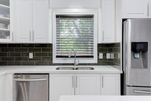 58 Province Street N, Hamilton, ON - Indoor Photo Showing Kitchen With Double Sink