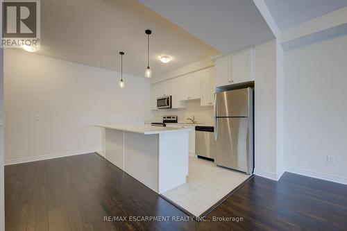 3 Ridgeside Lane, Hamilton (Waterdown), ON - Indoor Photo Showing Kitchen