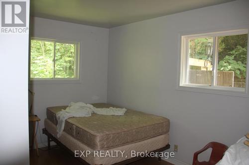 82739 Hunter'S Road N, Ashfield-Colborne-Wawanosh, ON - Indoor Photo Showing Bedroom