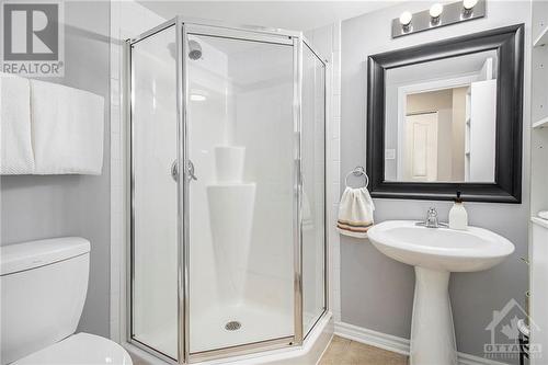 360 Royal Fern Way, Ottawa, ON - Indoor Photo Showing Bathroom