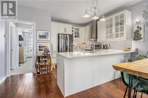 360 Royal Fern Way, Ottawa, ON - Indoor Photo Showing Kitchen With Upgraded Kitchen