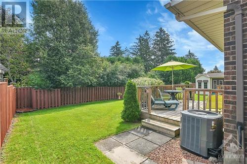 Expansive yard - 35 Holitman Drive, Ottawa, ON - Outdoor With Deck Patio Veranda