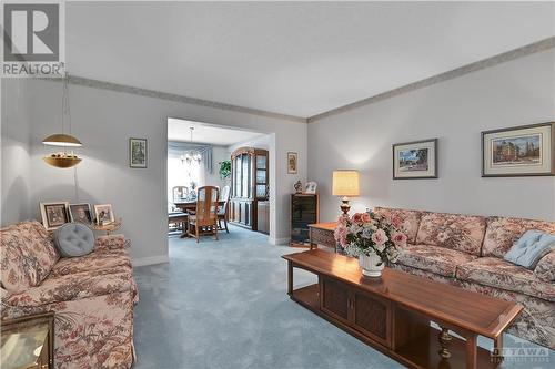 Living with adjoining dining - 35 Holitman Drive, Ottawa, ON - Indoor Photo Showing Living Room