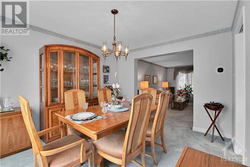 35 Holitman Drive, Ottawa, ON - Indoor Photo Showing Dining Room