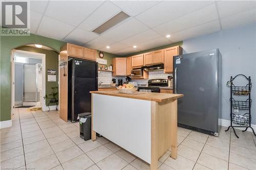 27 Highland Road, Clifford, ON - Indoor Photo Showing Kitchen