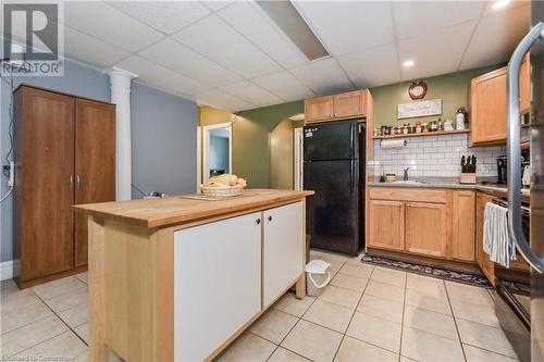 27 Highland Road, Clifford, ON - Indoor Photo Showing Kitchen