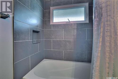 53 Knowles Crescent, Regina, SK - Indoor Photo Showing Bathroom