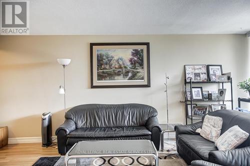 303 - 625 The West Mall, Toronto (Eringate-Centennial-West Deane), ON - Indoor Photo Showing Living Room