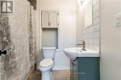 92 Ashley Street, Hamilton (Landsdale), ON - Indoor Photo Showing Bathroom