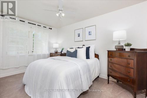 316 Angeline Street S, Kawartha Lakes, ON - Indoor Photo Showing Bedroom