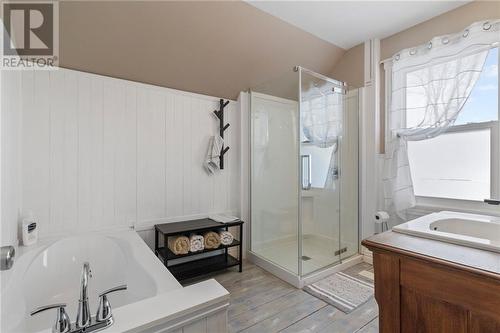 3320 County 27 Road, Brockville, ON - Indoor Photo Showing Bathroom