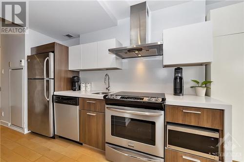 360 Mcleod Street Unit#608, Ottawa, ON - Indoor Photo Showing Kitchen With Stainless Steel Kitchen