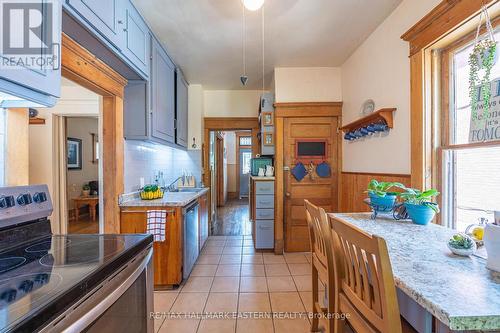 372 Rubidge Street, Peterborough (Downtown), ON - Indoor Photo Showing Kitchen