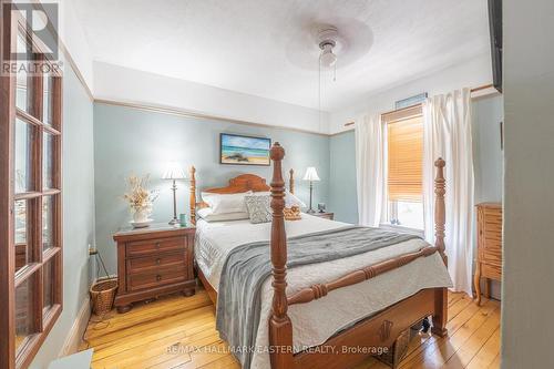 372 Rubidge Street, Peterborough (Downtown), ON - Indoor Photo Showing Bedroom