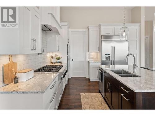 1535 Rocky Point Drive, Kelowna, BC - Indoor Photo Showing Kitchen With Double Sink With Upgraded Kitchen