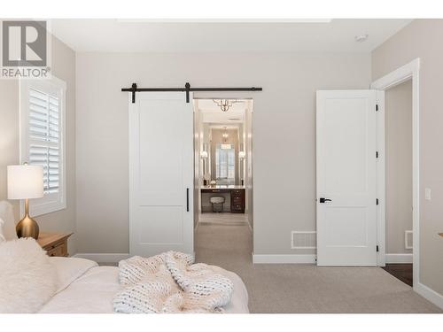 1535 Rocky Point Drive, Kelowna, BC - Indoor Photo Showing Bedroom