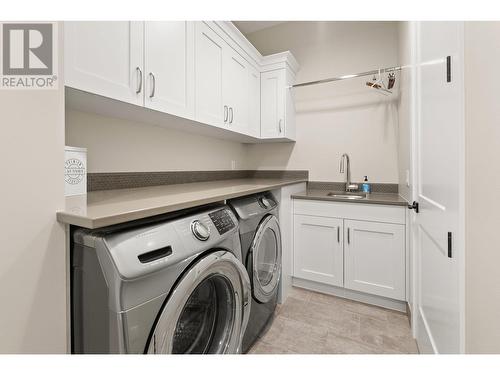 1535 Rocky Point Drive, Kelowna, BC - Indoor Photo Showing Laundry Room