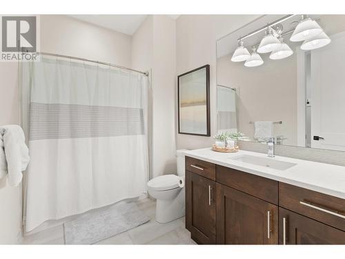 1535 Rocky Point Drive, Kelowna, BC - Indoor Photo Showing Bathroom