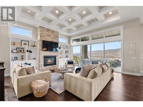 1535 Rocky Point Drive, Kelowna, BC - Indoor Photo Showing Living Room With Fireplace