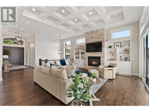 1535 Rocky Point Drive, Kelowna, BC - Indoor Photo Showing Living Room With Fireplace