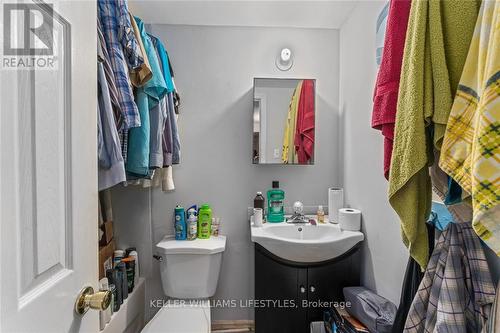 110/112 Euphemia Street N, Sarnia, ON - Indoor Photo Showing Bathroom