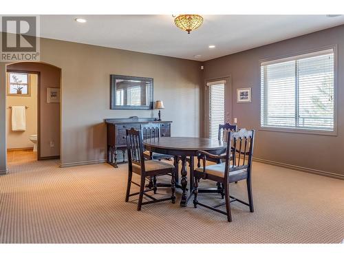 663 Denali Court Unit# 347 Lot# 63, Kelowna, BC - Indoor Photo Showing Dining Room