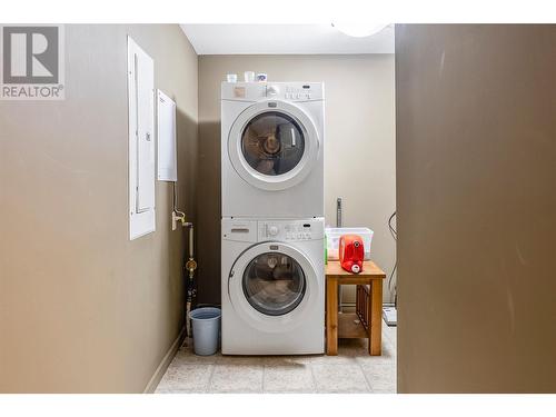 663 Denali Court Unit# 347 Lot# 63, Kelowna, BC - Indoor Photo Showing Laundry Room