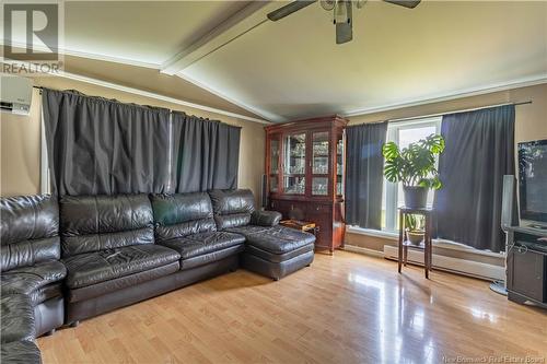 62 Orchard Crescent, Picadilly, NB - Indoor Photo Showing Living Room