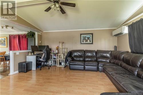 62 Orchard Crescent, Picadilly, NB - Indoor Photo Showing Living Room