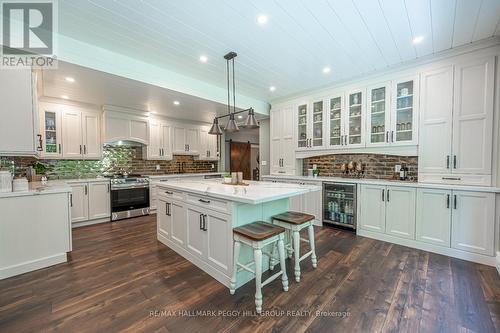 28 Heron Boulevard, Springwater (Snow Valley), ON - Indoor Photo Showing Kitchen With Upgraded Kitchen