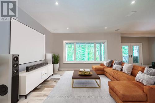 28 Heron Boulevard, Springwater (Snow Valley), ON - Indoor Photo Showing Living Room