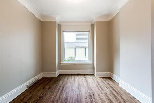 92 Ashley Street, Hamilton, ON - Indoor Photo Showing Other Room