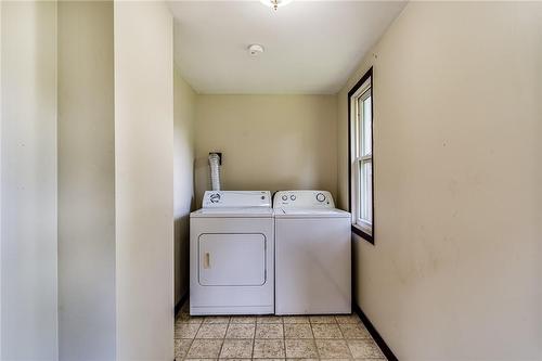 92 Ashley Street, Hamilton, ON - Indoor Photo Showing Laundry Room