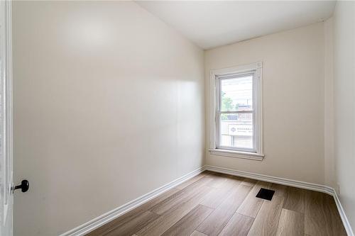 92 Ashley Street, Hamilton, ON - Indoor Photo Showing Other Room