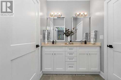 20 Larry Street, Caledon (Caledon East), ON - Indoor Photo Showing Bathroom