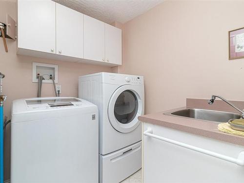 256-4488 Chatterton Way, Saanich, BC - Indoor Photo Showing Laundry Room