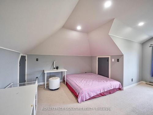 424 8Th Concession Rd E, Hamilton, ON - Indoor Photo Showing Bedroom