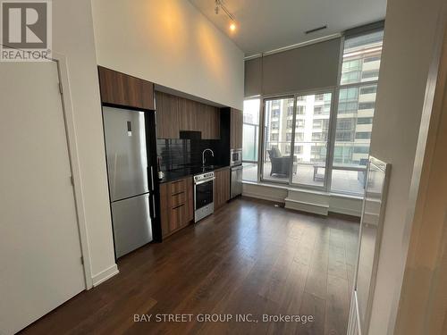 611 - 18 Maitland Terrace N, Toronto (Church-Yonge Corridor), ON - Indoor Photo Showing Kitchen