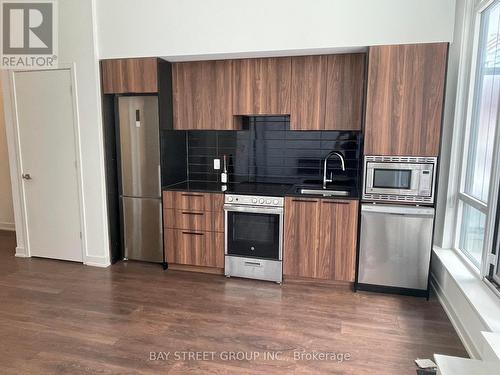 611 - 18 Maitland Terrace N, Toronto (Church-Yonge Corridor), ON - Indoor Photo Showing Kitchen