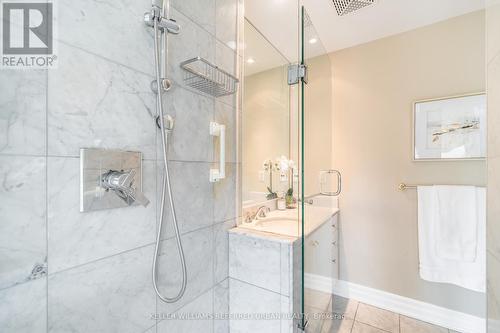 800 - 38 Avenue Road, Toronto (Annex), ON - Indoor Photo Showing Bathroom