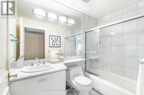 800 - 38 Avenue Road, Toronto (Annex), ON - Indoor Photo Showing Bathroom