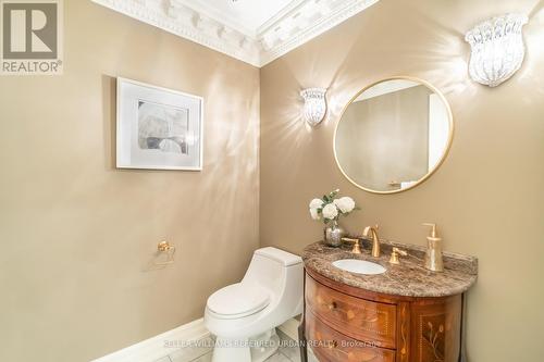 800 - 38 Avenue Road, Toronto (Annex), ON - Indoor Photo Showing Bathroom