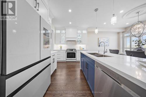 27 Yacht Drive, Clarington (Bowmanville), ON - Indoor Photo Showing Kitchen With Double Sink With Upgraded Kitchen