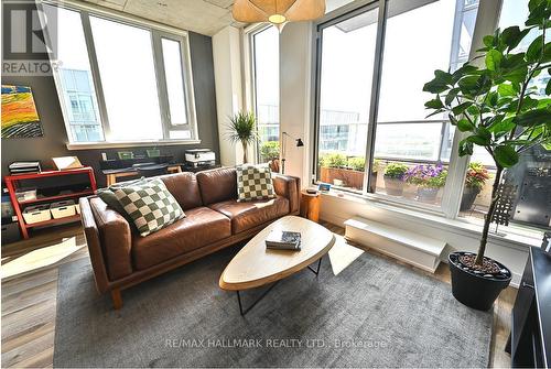 1402 - 30 Baseball Place, Toronto (South Riverdale), ON - Indoor Photo Showing Living Room