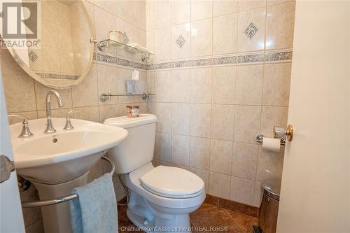 336 Delaware Avenue, Chatham, ON - Indoor Photo Showing Bathroom