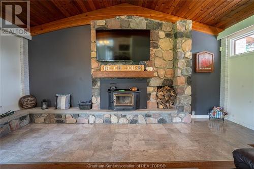 336 Delaware Avenue, Chatham, ON - Indoor With Fireplace